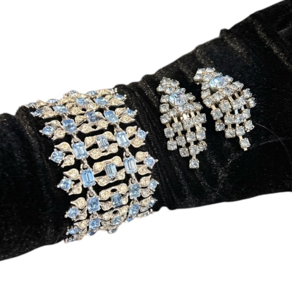 BOGOFF Gorgeous Vintage Rhinestone Bracelet and Earrings Set Ice Blue and Clear